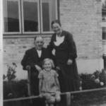 12 Hr og fru Hansen  med Hillevi  1935