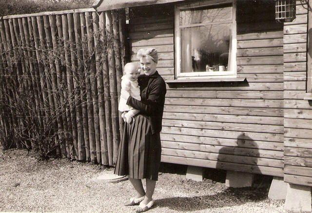 3 - Gunhild og datteren Irene sommeren 1961
